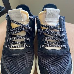 Women’s 8.5 Adidas